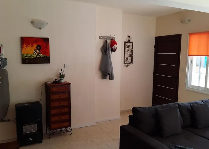 Nerina Kato 파포스