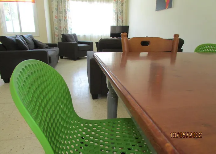 Nerina Kato * Paphos