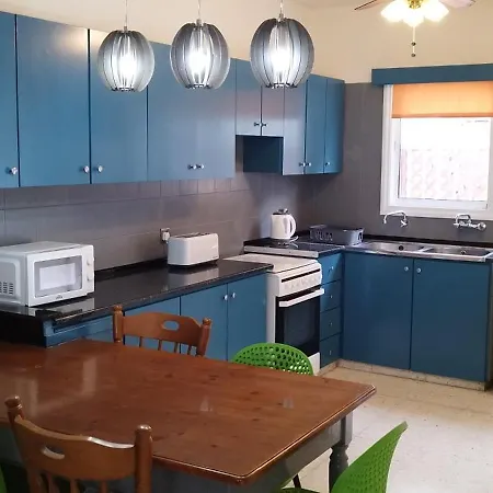 Nerina Kato * Paphos